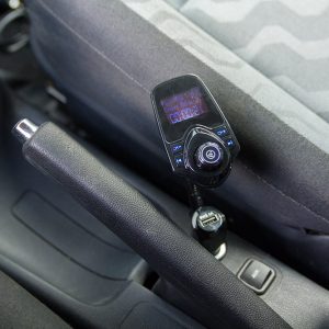 bluetooth-freisprecher-fm-transmitter-t10-spielt-speicherkarte